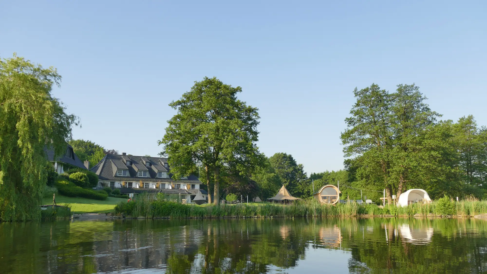 Hotel am Bistensee mit Sauna, wo unser Big 5 Yoga Retreat stattfindet
